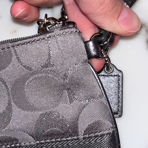 Coach wristlet- like new condition - Picture 10 of 13